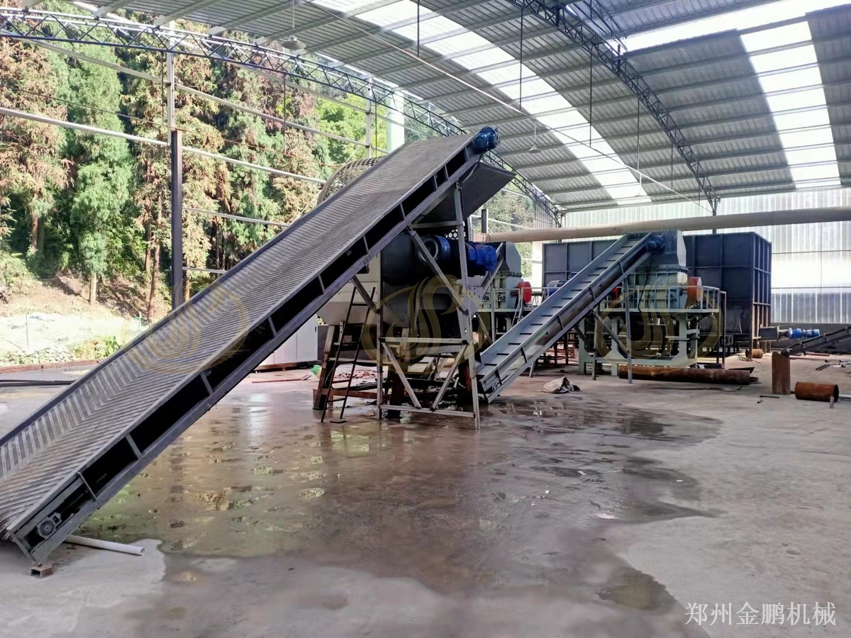郑州金鹏废旧轮胎粉碎机现场应用与回收前处理
